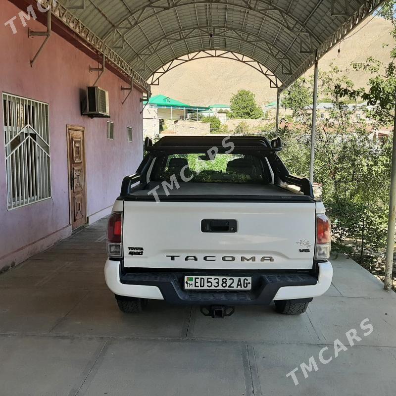 Toyota Tacoma 2018 - 420 000 TMT - Aşgabat - img 2