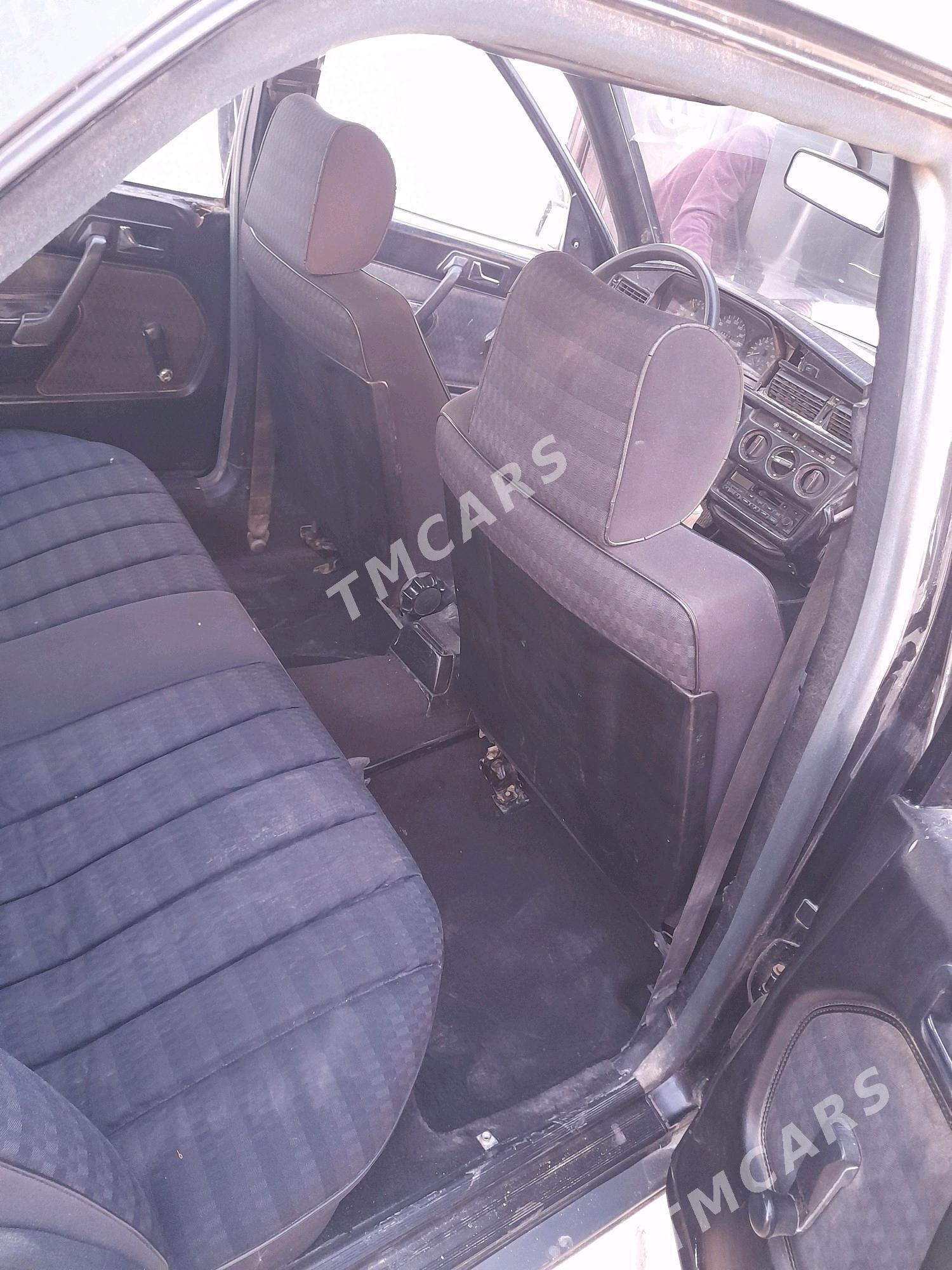 Mercedes-Benz 190E 1990 - 27 000 TMT - Теджен - img 3