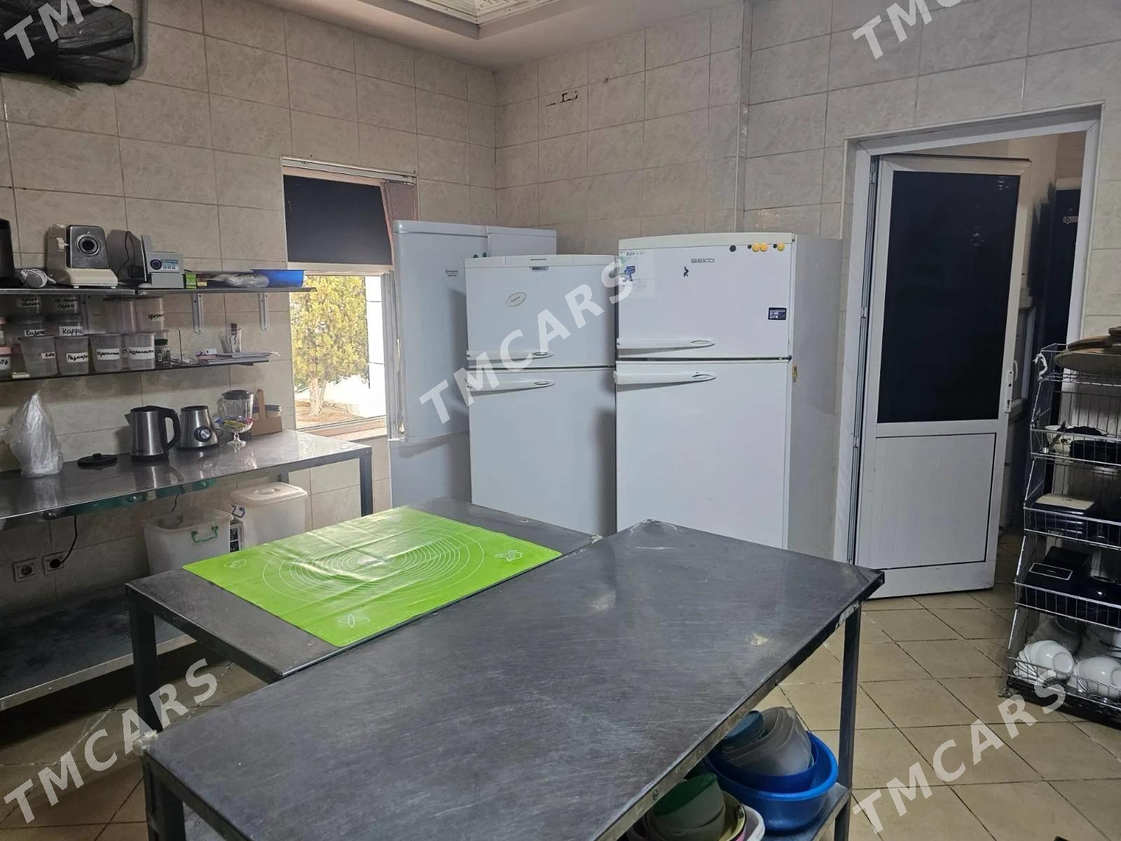 Kafe satlyk - Sowetskiý köç. (Garaşsyzlyk şaýoly) - img 7