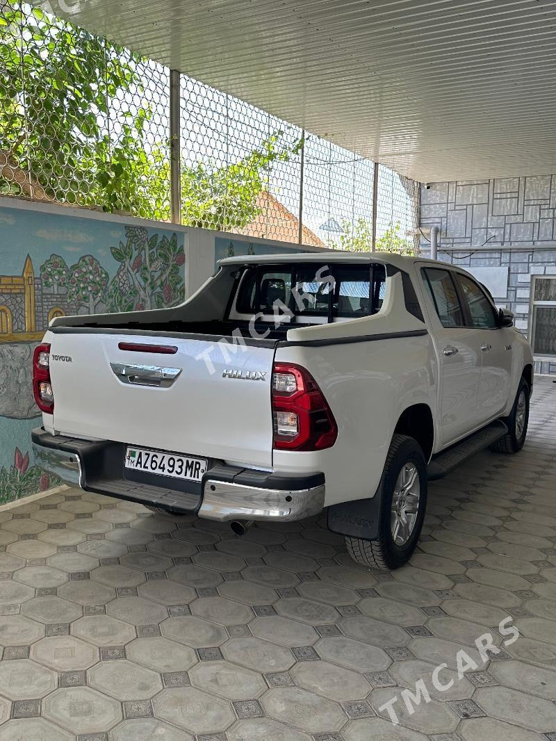 Toyota Hilux 2023 - 590 000 TMT - Мары - img 8