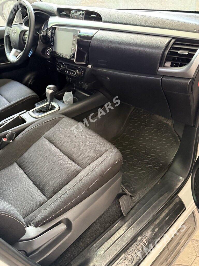 Toyota Hilux 2023 - 590 000 TMT - Мары - img 4