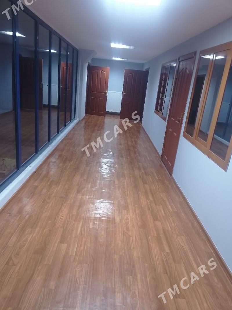 arende ofis 40m² 3etaž Podwoýs - Podwoýski köç. (Bitarap Türkmenistan şaýoly) - img 4