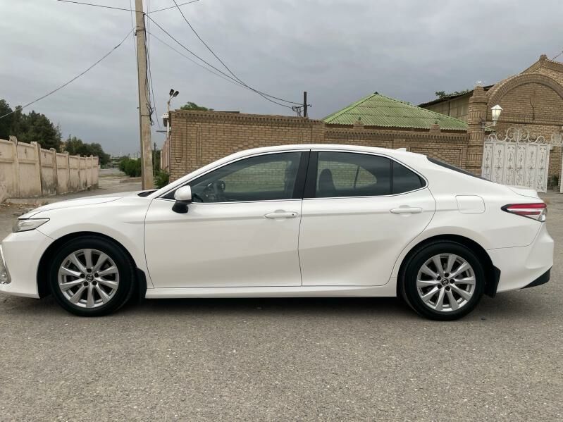 Toyota Camry 2019 - 262 000 TMT - Кëши - img 7