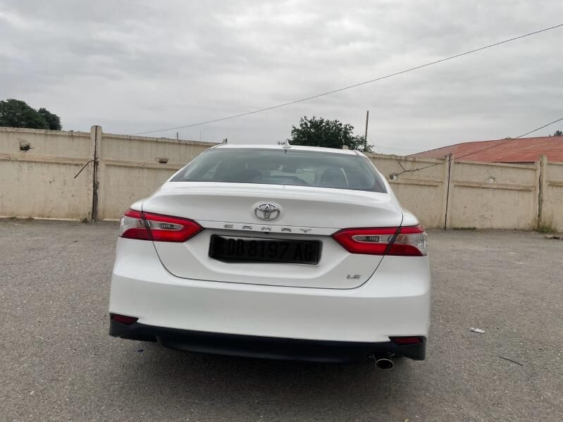 Toyota Camry 2019 - 262 000 TMT - Кëши - img 6