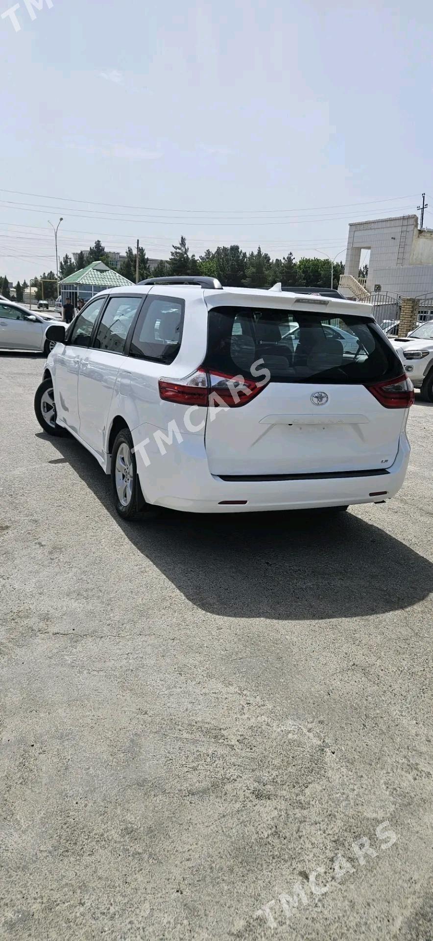 Toyota Sienna 2020 - 377 000 TMT - Мары - img 3