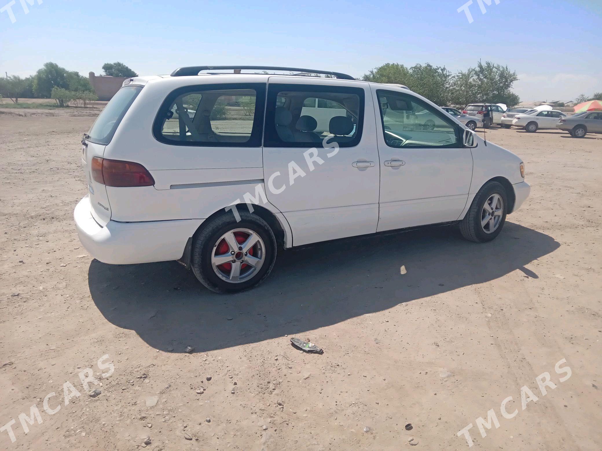Toyota Sienna 2000 - 140 000 TMT - Köneürgenç - img 2