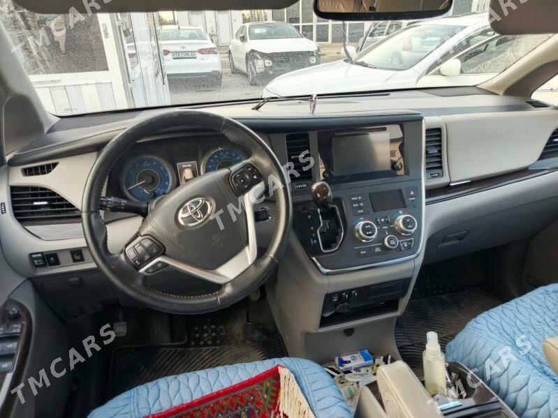 Toyota Sienna 2017 - 336 000 TMT - Aşgabat - img 2
