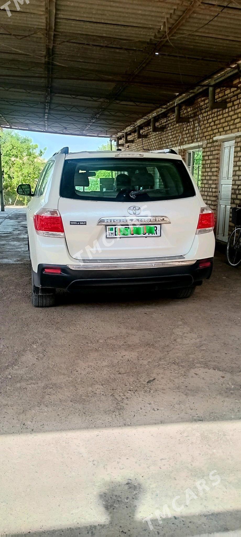 Toyota Highlander 2012 - 340 000 TMT - Мургап - img 3