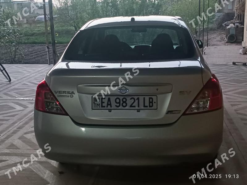 Nissan Versa 2012 - 100 000 TMT - Халач - img 4