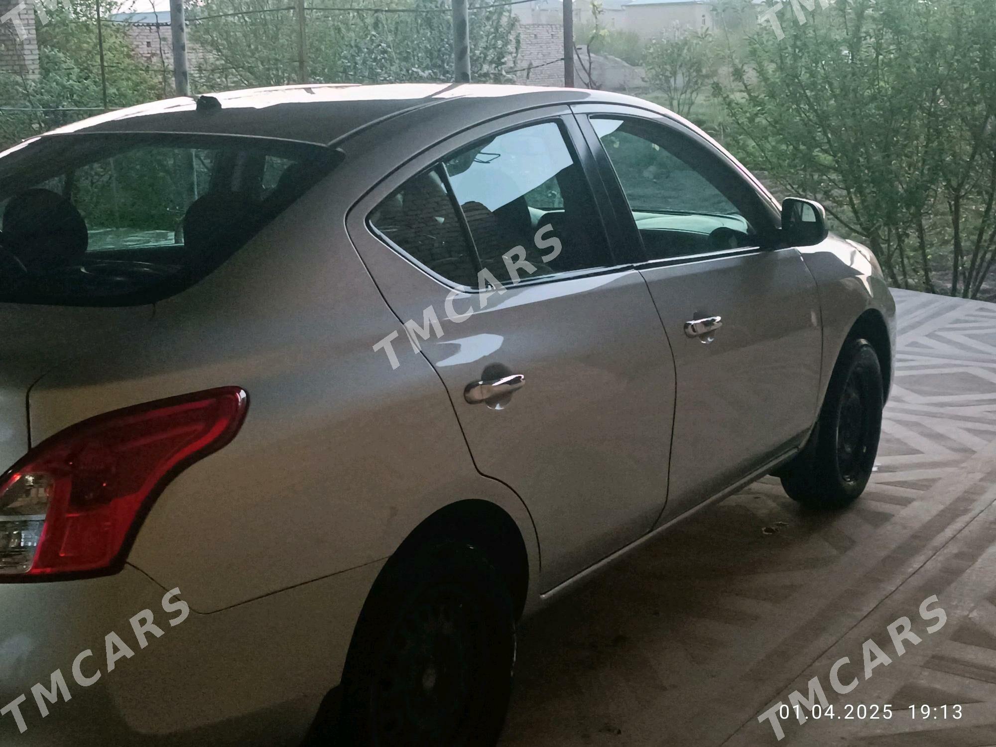 Nissan Versa 2012 - 100 000 TMT - Халач - img 6