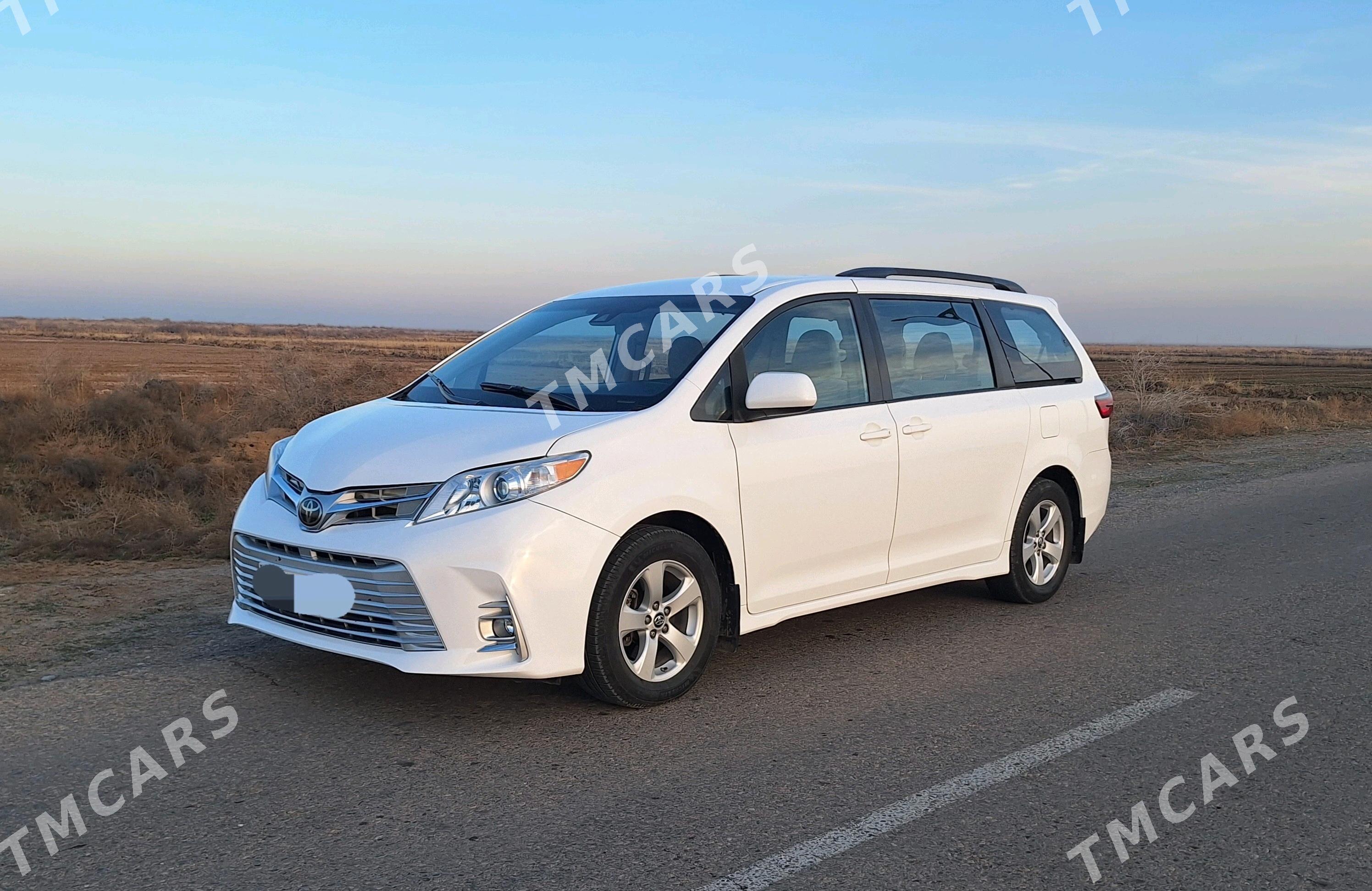 Toyota Sienna 2019 - 400 000 TMT - Мары - img 5