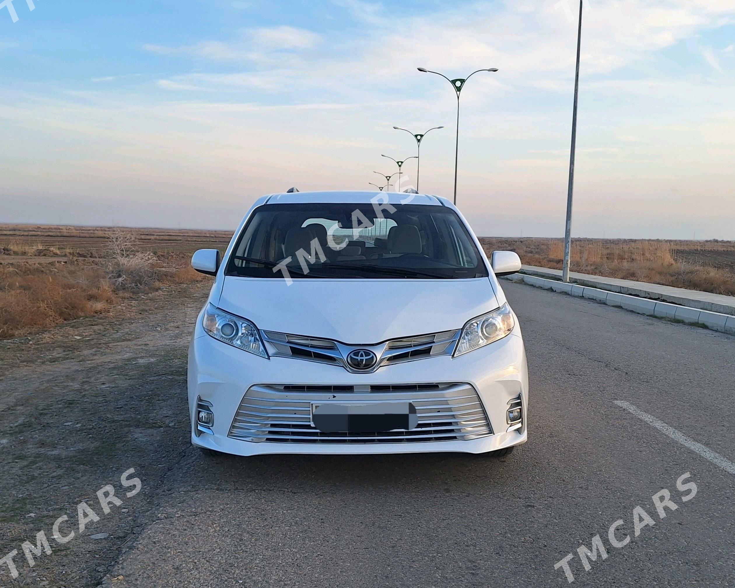 Toyota Sienna 2019 - 400 000 TMT - Мары - img 4