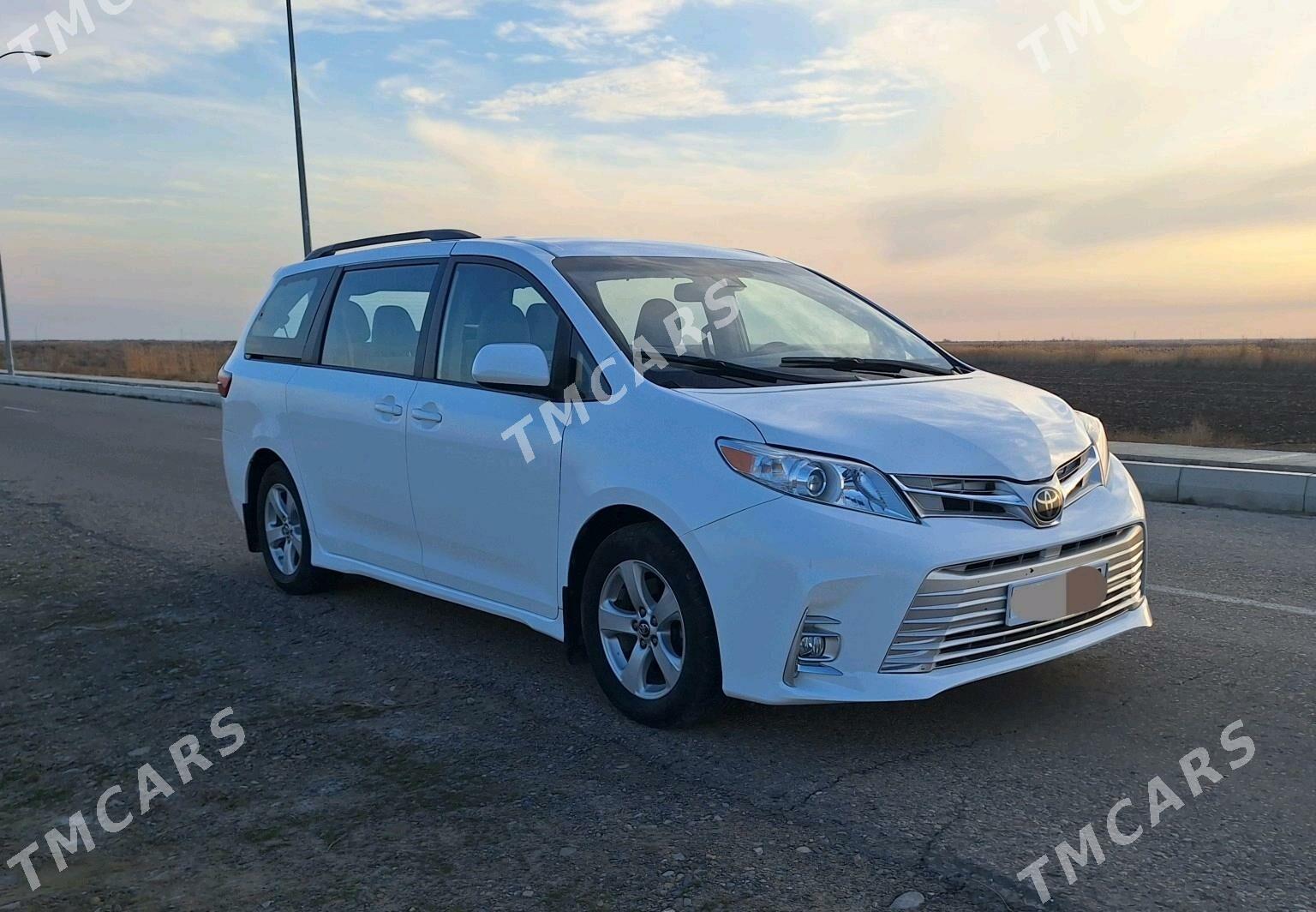Toyota Sienna 2019 - 400 000 TMT - Мары - img 2