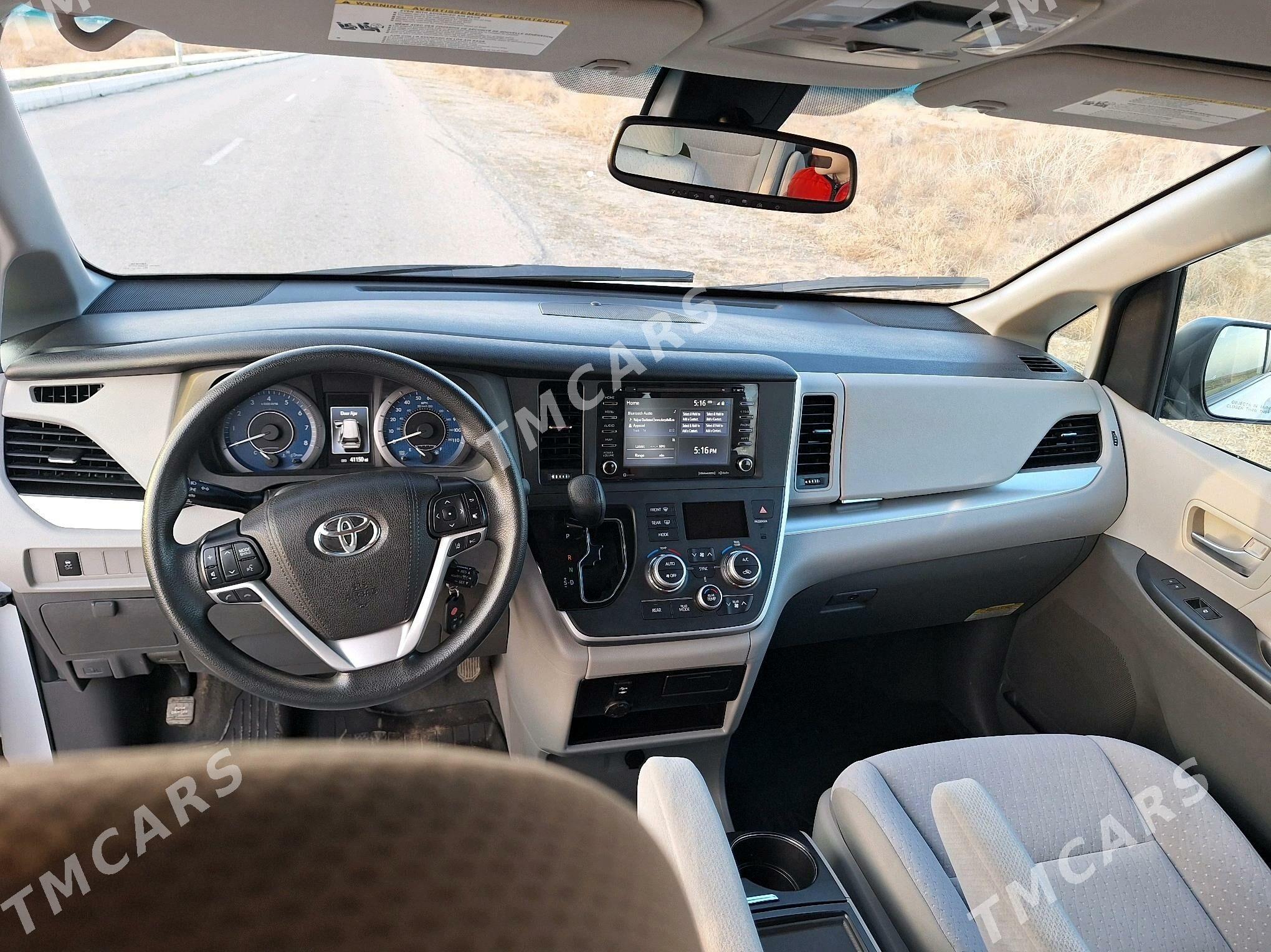 Toyota Sienna 2019 - 400 000 TMT - Мары - img 6