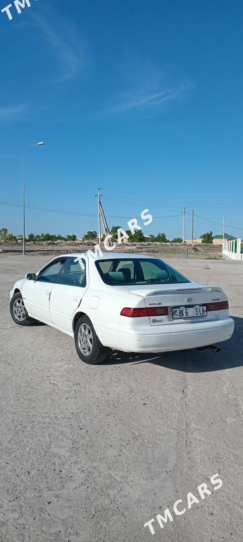 Toyota Camry 1998 - 115 000 TMT - Дянев - img 3