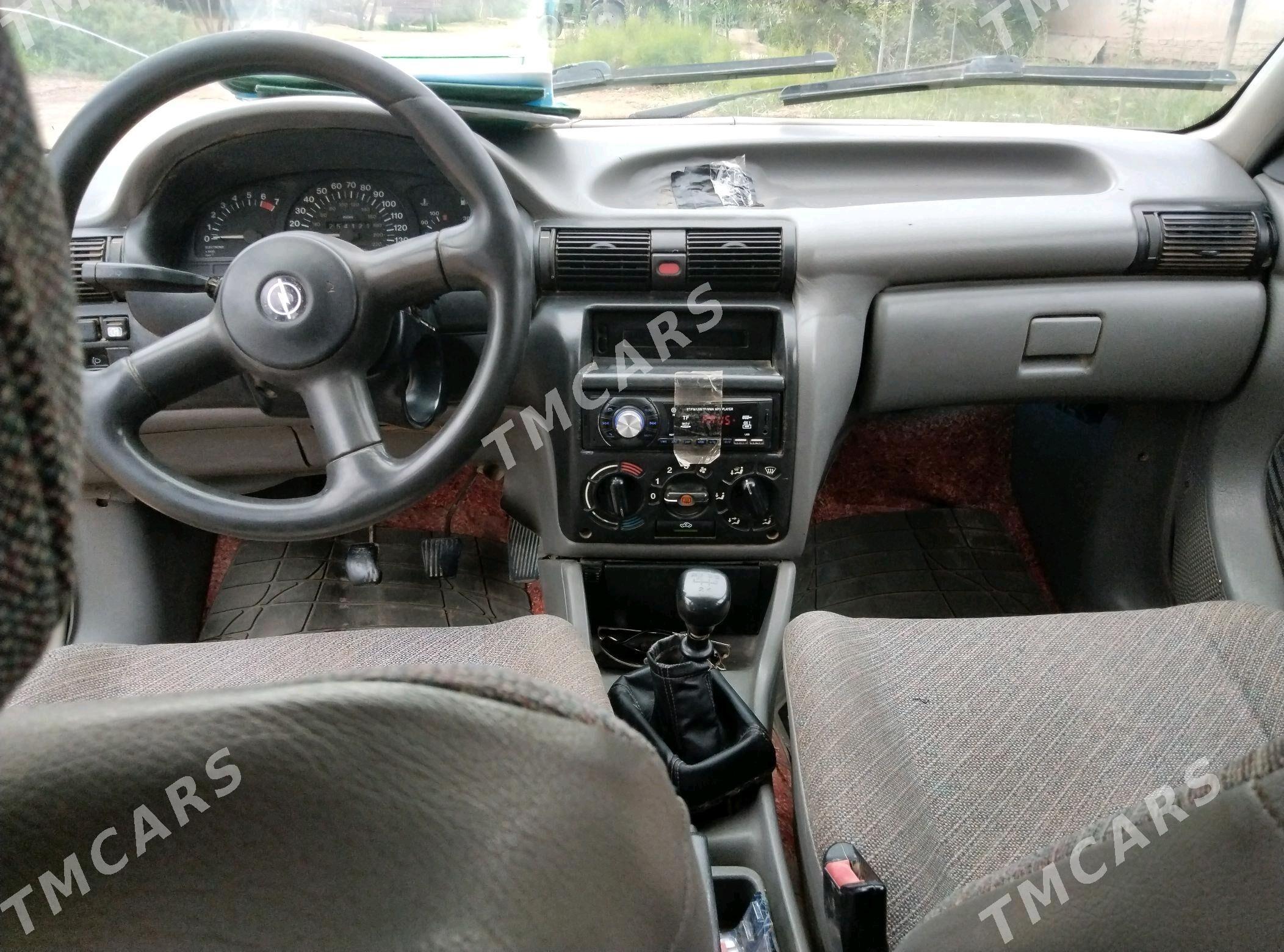 Opel Astra 1991 - 35 000 TMT - Гурбансолтан Едже - img 2