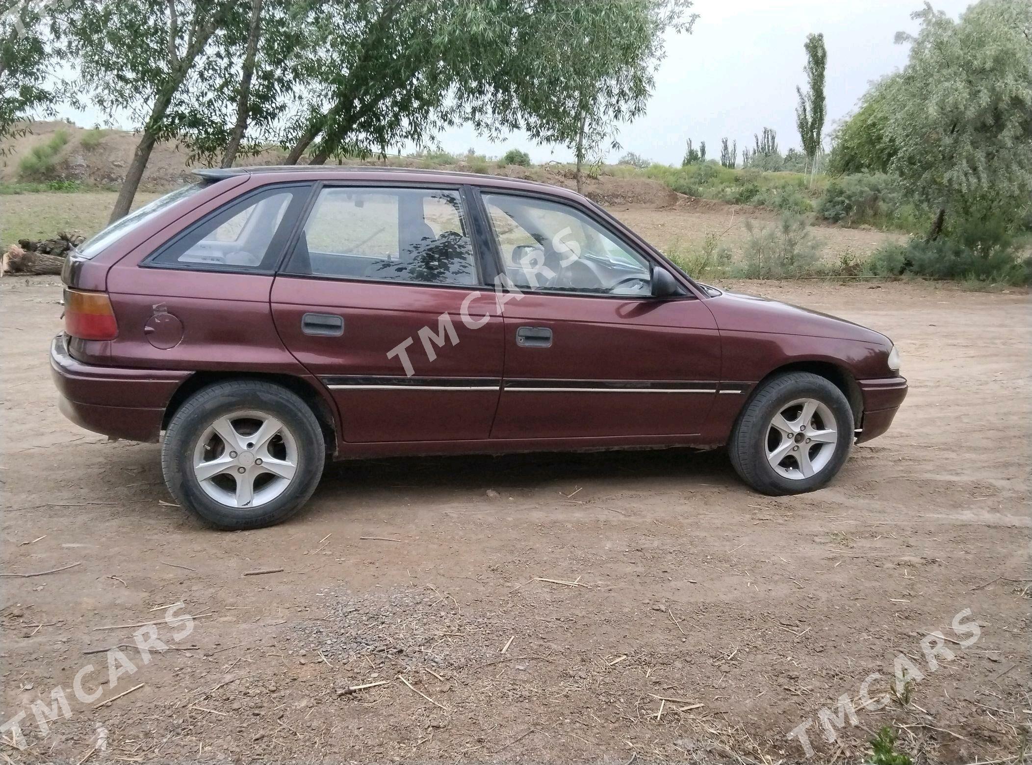 Opel Astra 1991 - 35 000 TMT - Гурбансолтан Едже - img 3