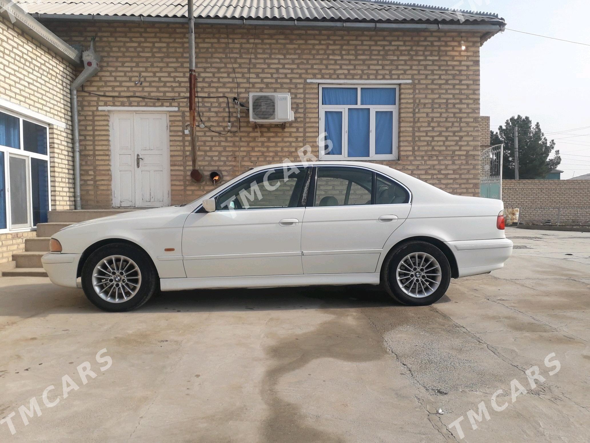 BMW E39 1998 - 80 000 TMT - Sarahs - img 2