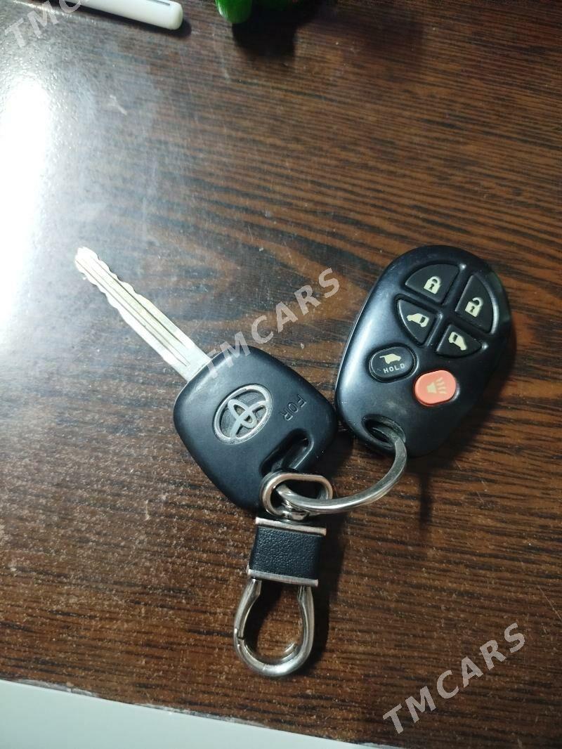 Toyota Sienna 2005 - 260 000 TMT - Туркменабат - img 8
