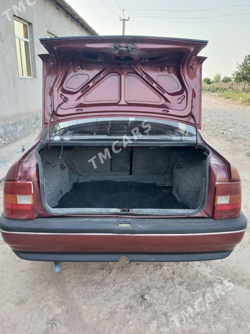 Opel Vectra 1993 - 36 000 TMT - Kerki - img 4