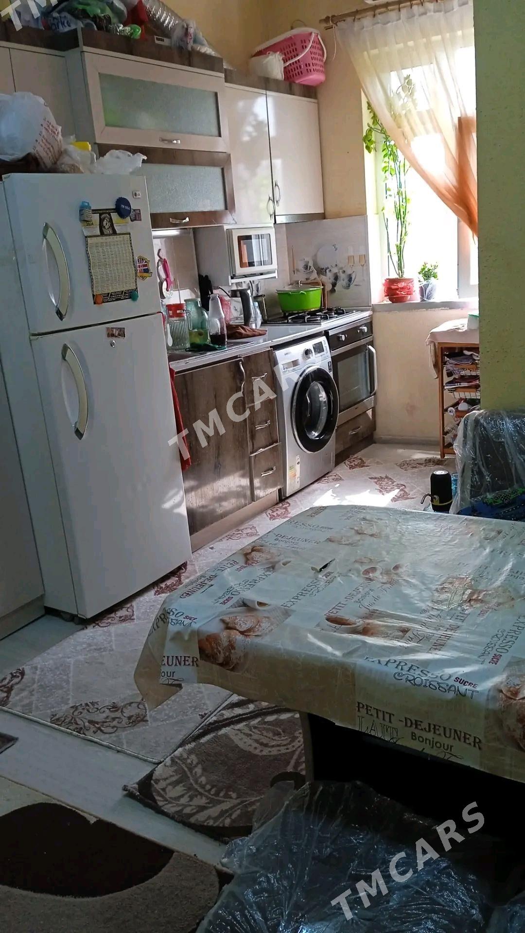 3 komnaty 2 etaj Vysokiý pot. - Ашхабад - img 8