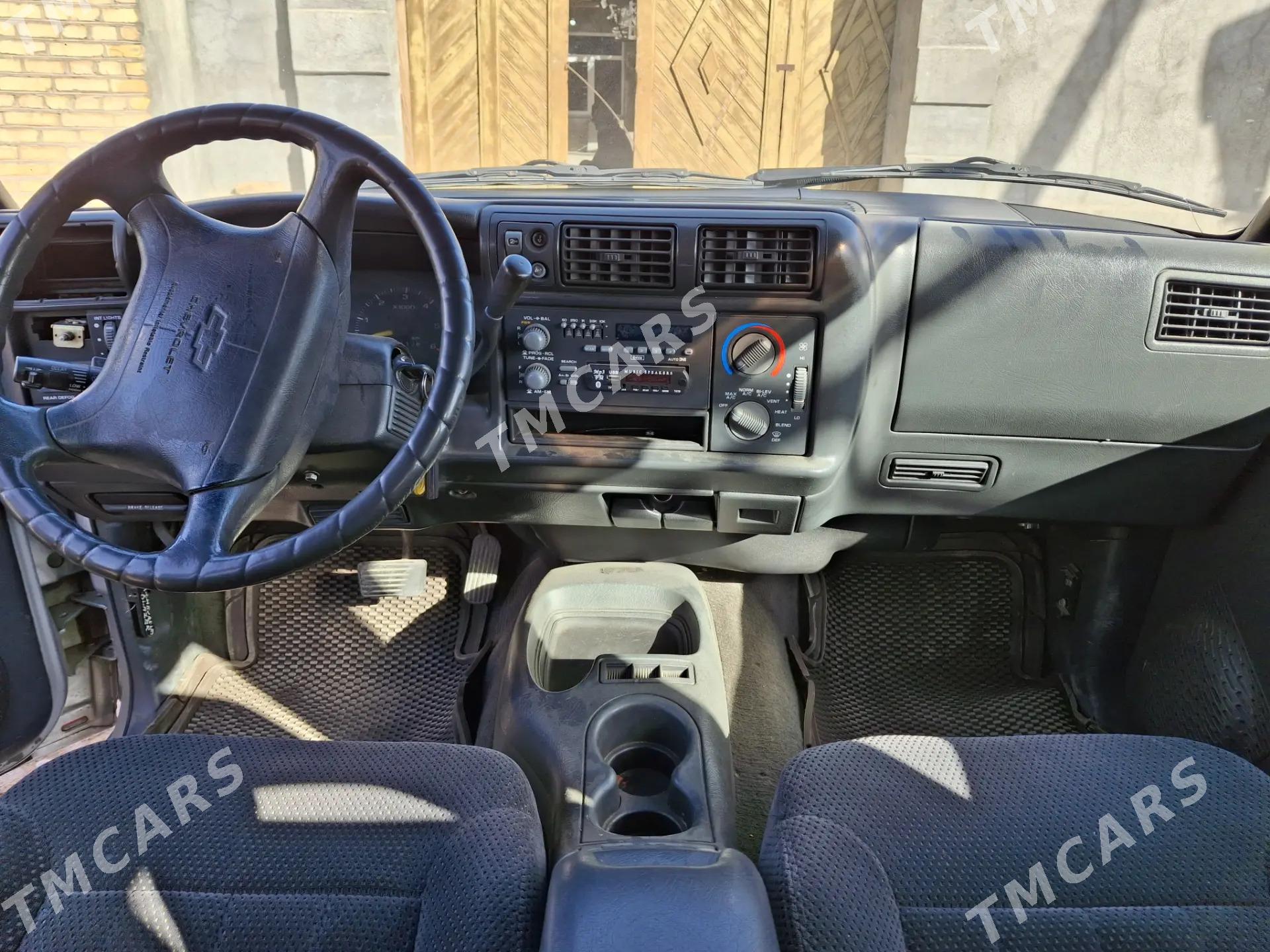 Chevrolet Blazer 1996 - 70 000 TMT - Туркменабат - img 4