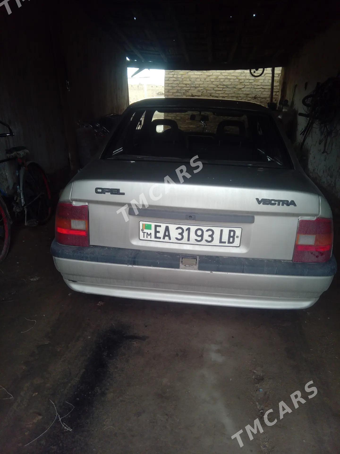 Opel Vectra 1990 - 28 000 TMT - Hojambaz - img 4