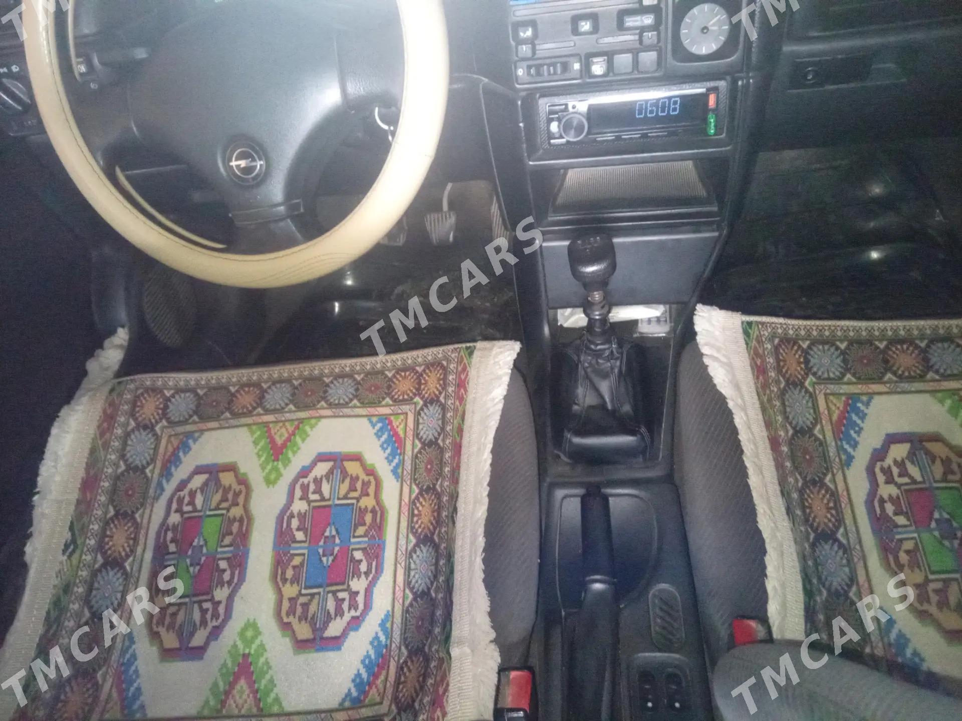 Opel Vectra 1990 - 28 000 TMT - Hojambaz - img 2