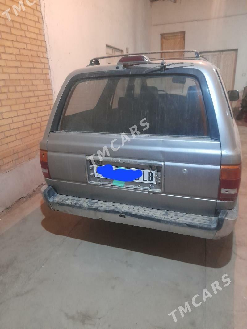 Toyota 4Runner 1994 - 40 000 TMT - Дянев - img 2