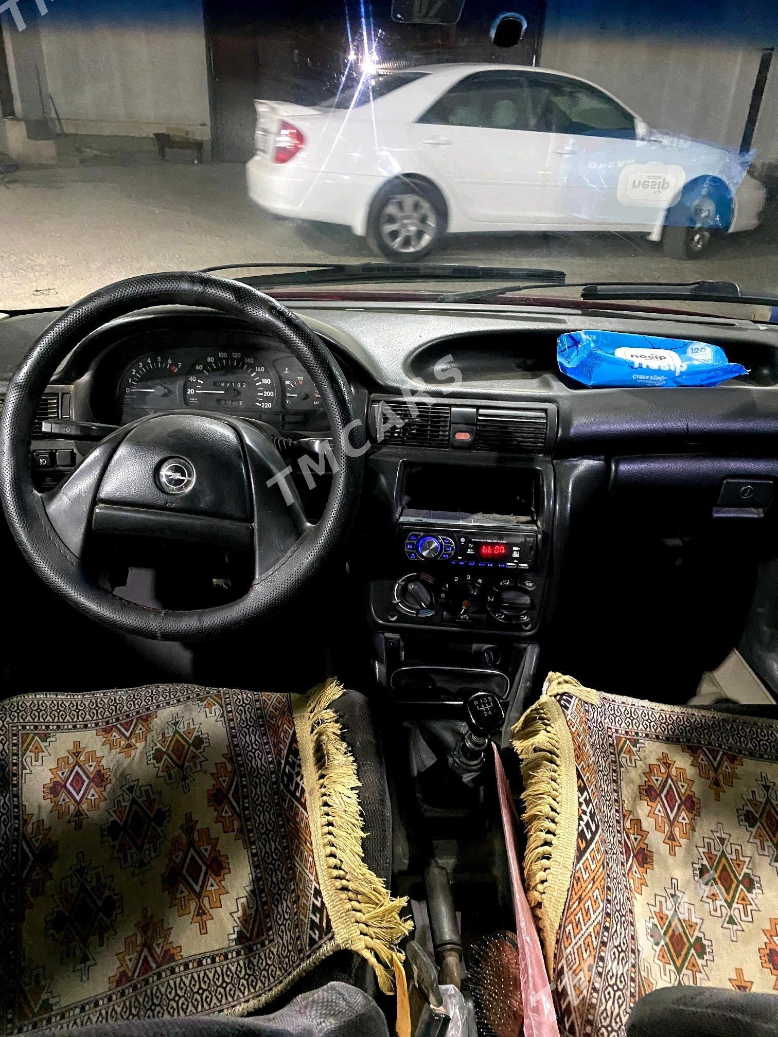 Opel Astra 1992 - 25 000 TMT - Мары - img 4