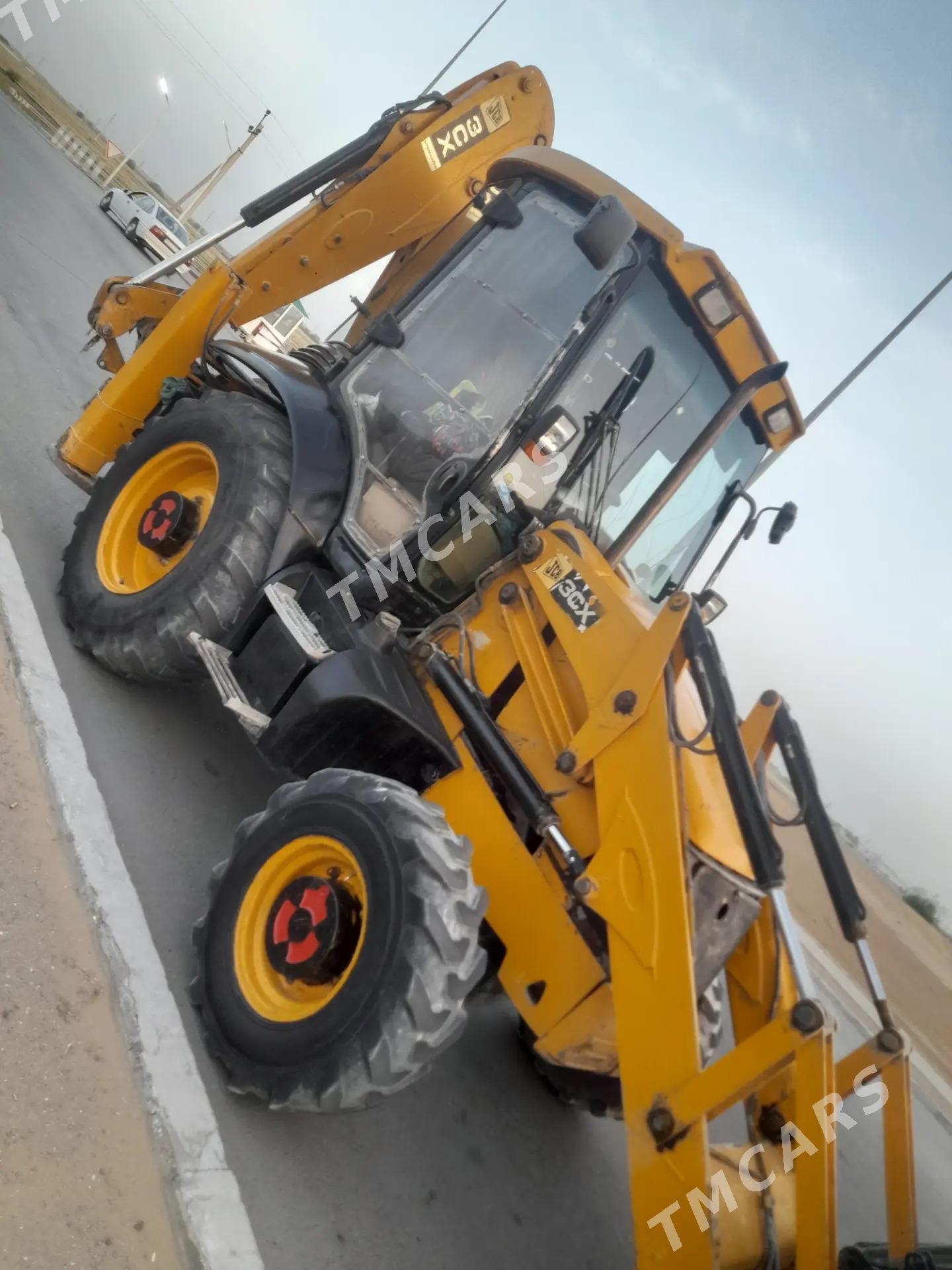 JCB 3CX Compact 2010 - 780 000 TMT - Aşgabat - img 3