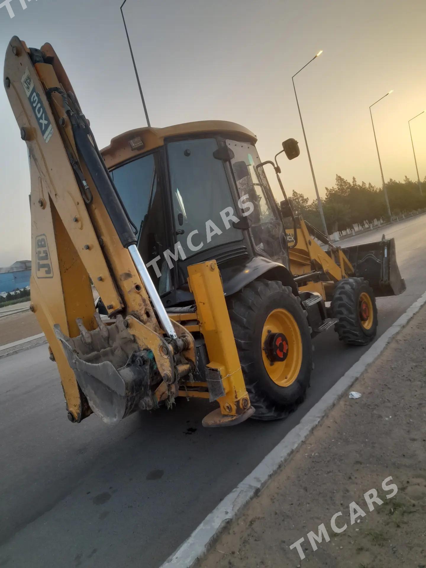 JCB 3CX Compact 2010 - 780 000 TMT - Aşgabat - img 4