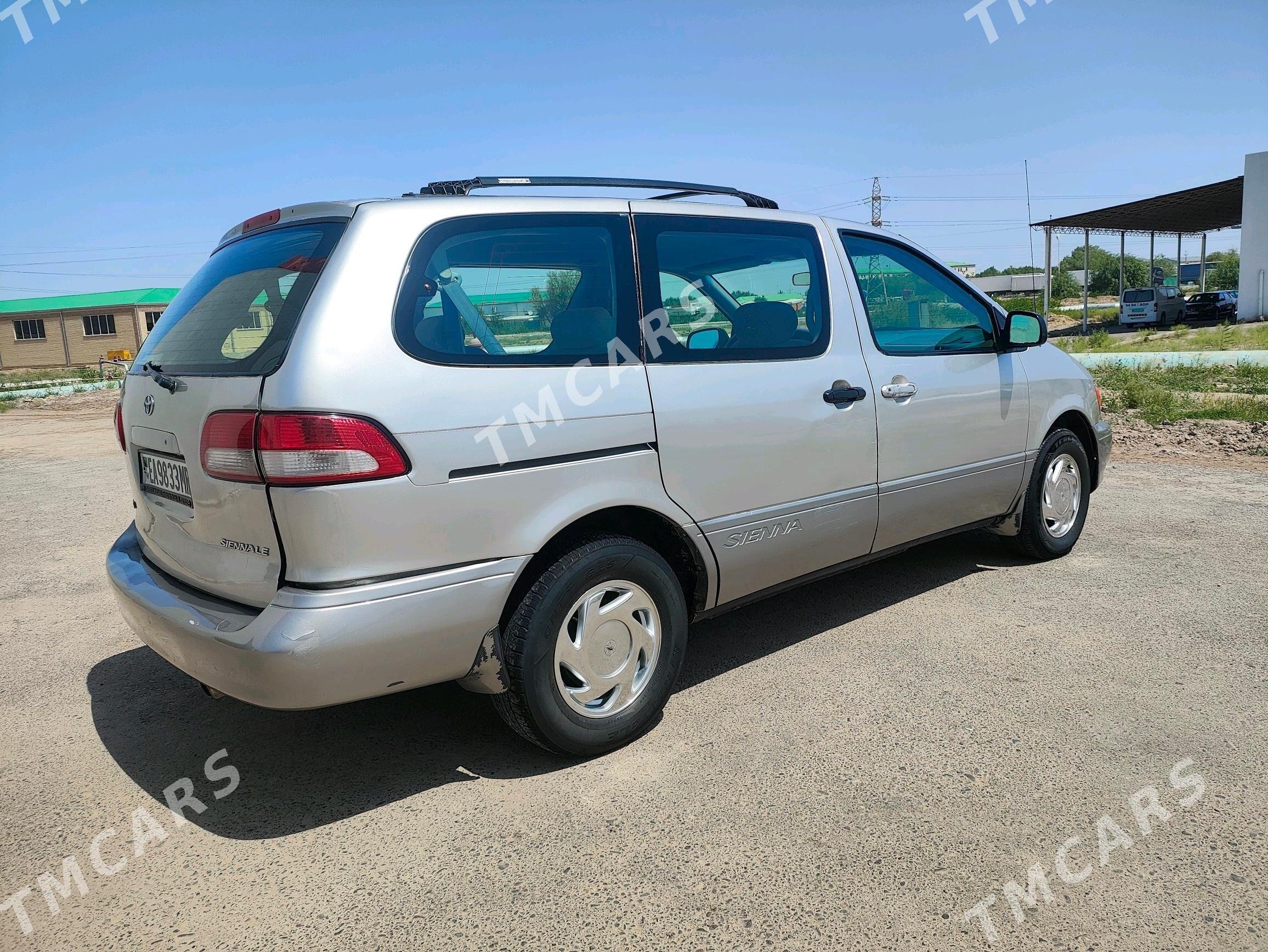 Toyota Sienna 2002 - 140 000 TMT - Мары - img 4