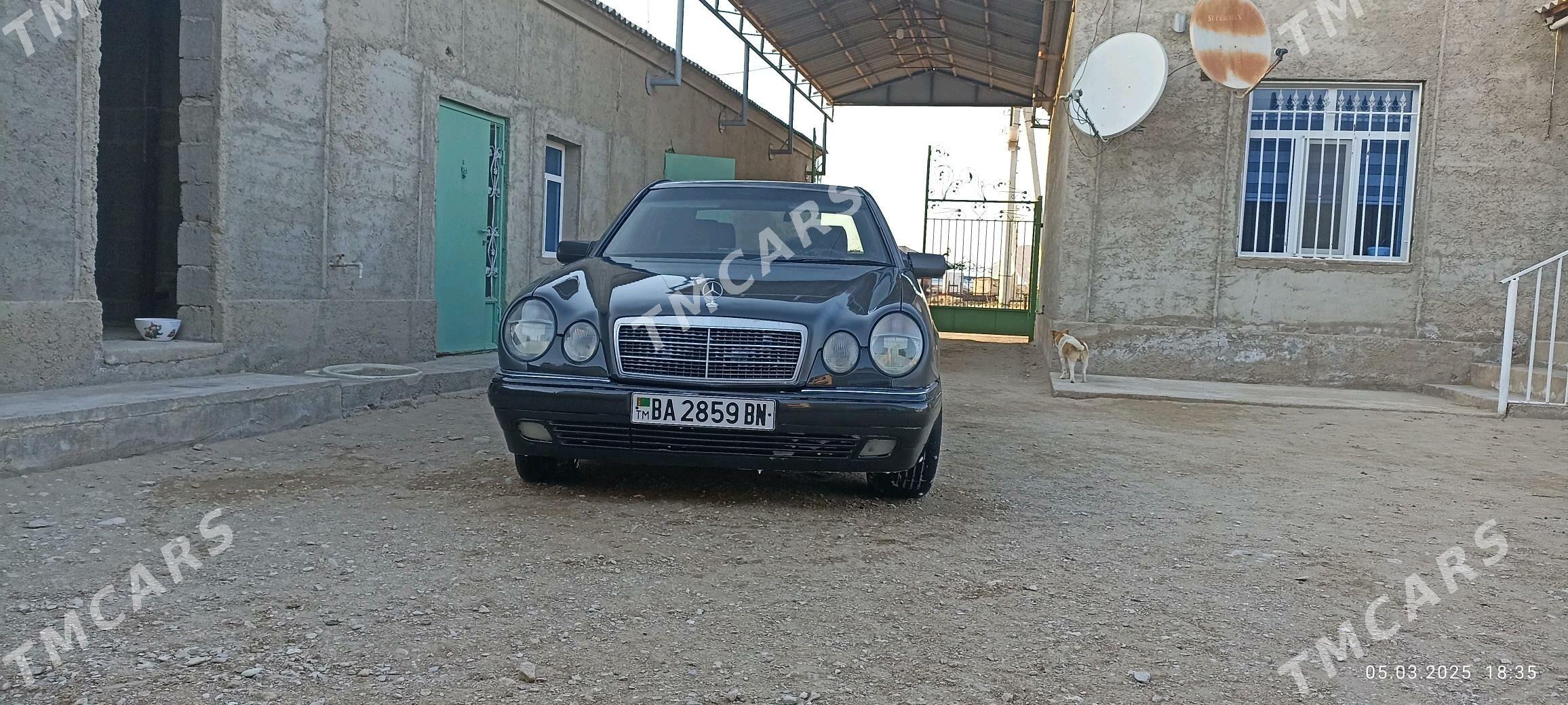 Mercedes-Benz E320 1996 - 60 000 TMT - Gumdag - img 2