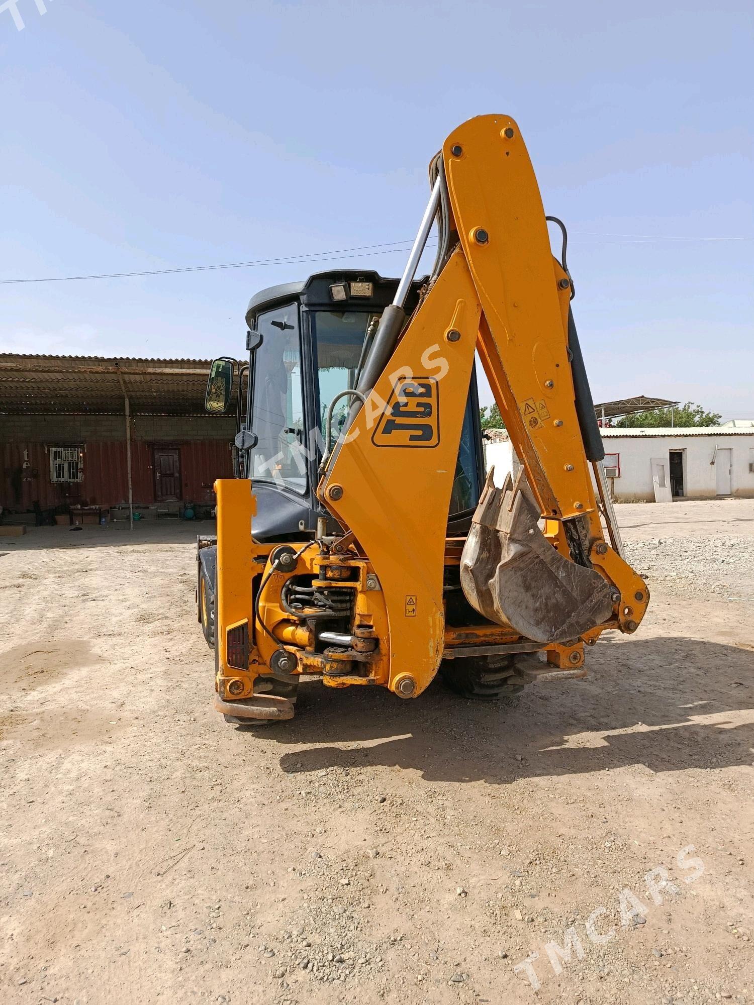 JCB 3CX ECO 2010 - 650 000 TMT - Ашхабад - img 4