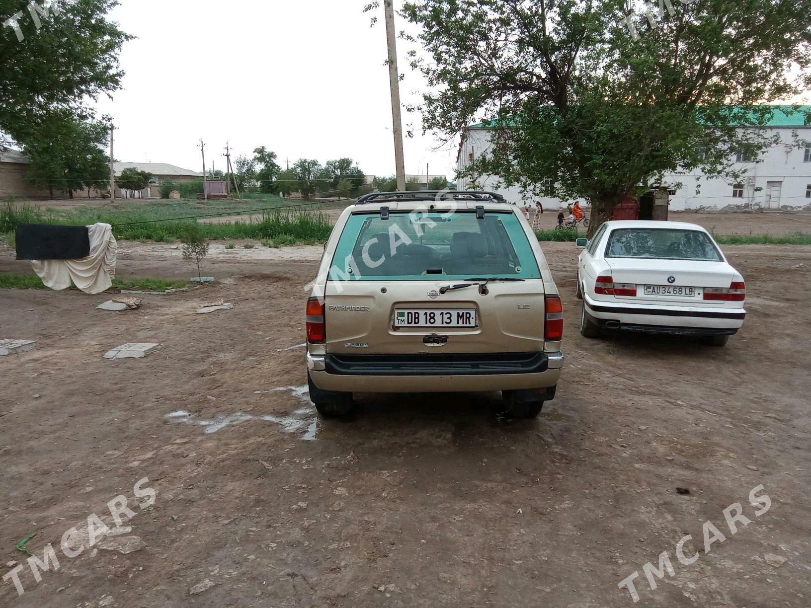 Nissan Pathfinder 1999 - 50 000 TMT - етр. Туркменбаши - img 4