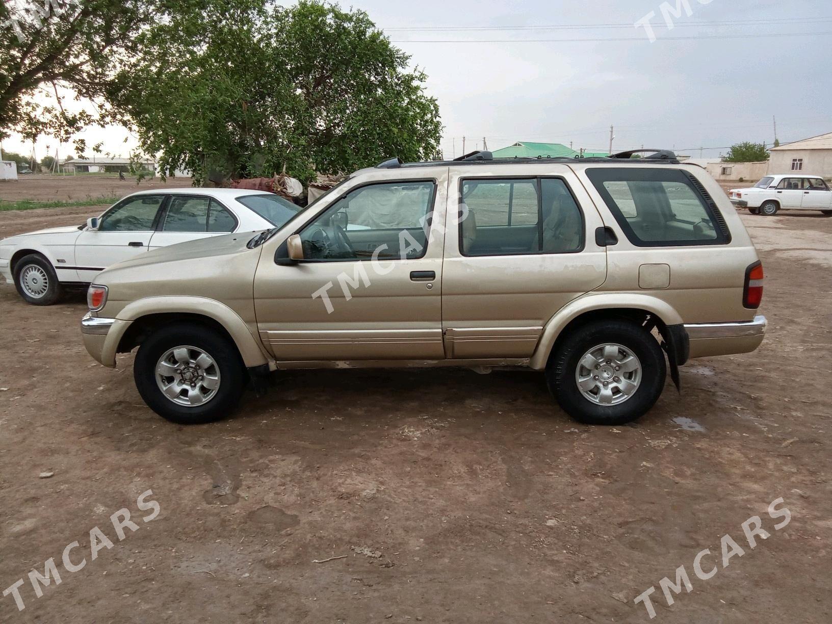 Nissan Pathfinder 1999 - 50 000 TMT - етр. Туркменбаши - img 2