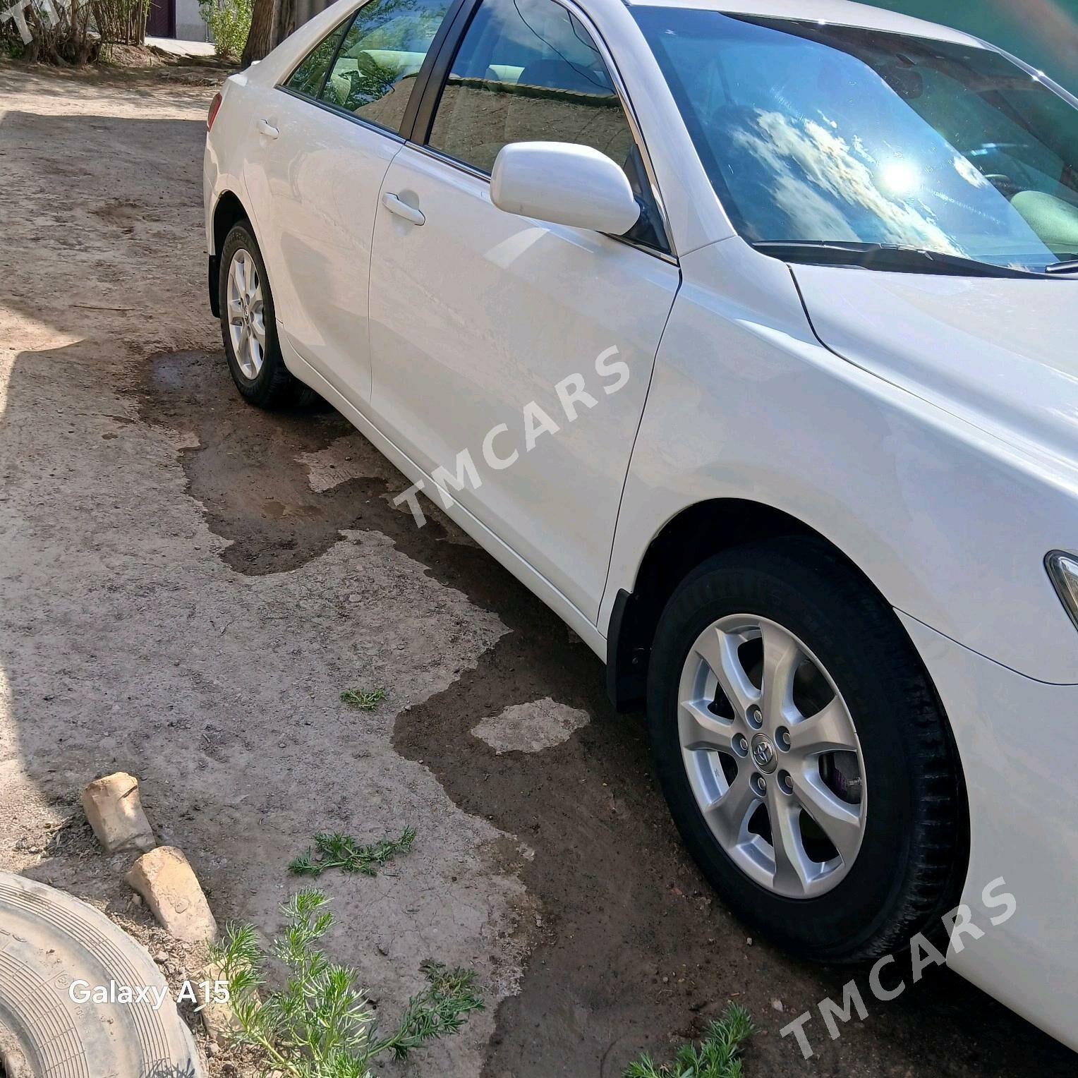 Toyota Camry 2011 - 230 000 TMT - Кёнеургенч - img 3