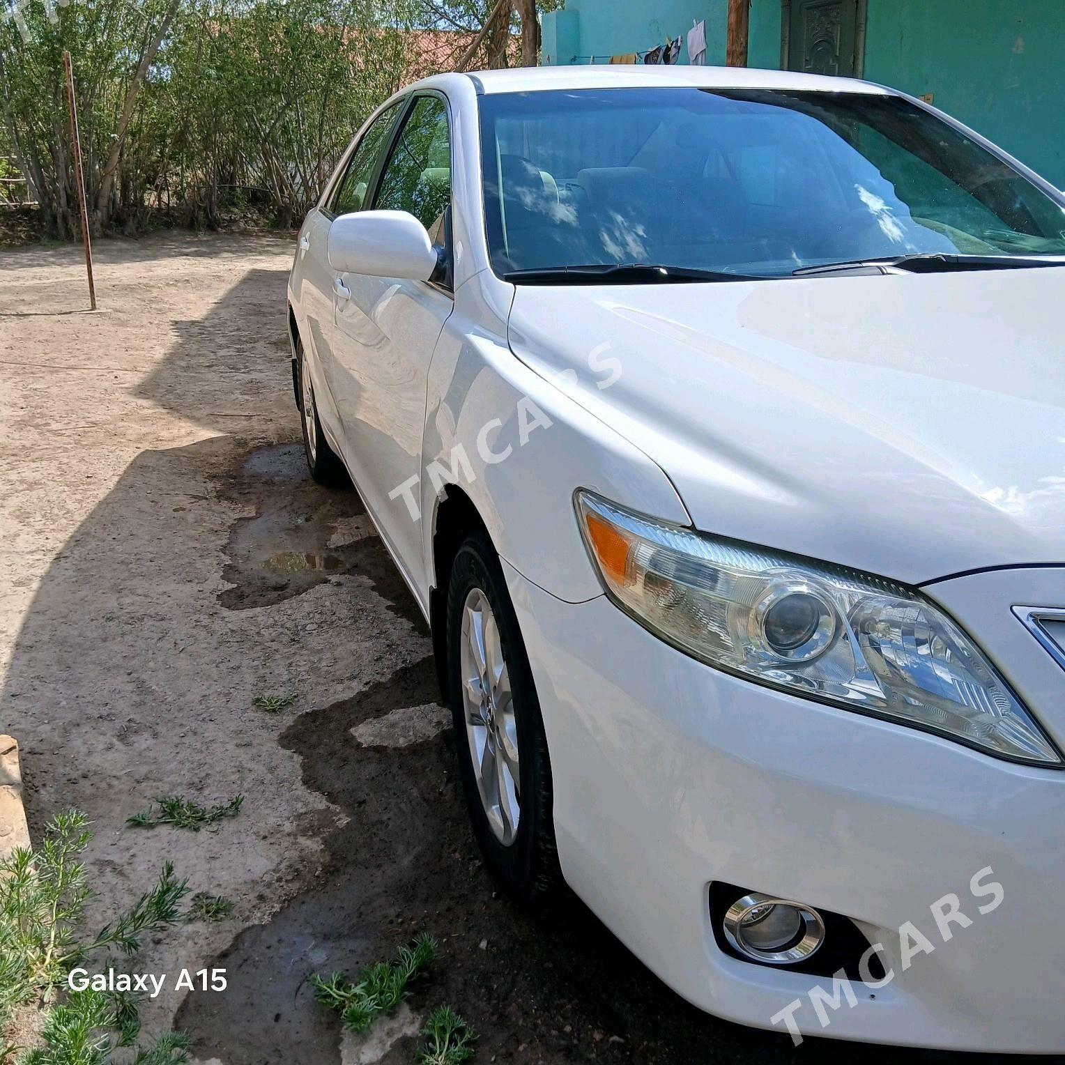 Toyota Camry 2011 - 230 000 TMT - Кёнеургенч - img 4