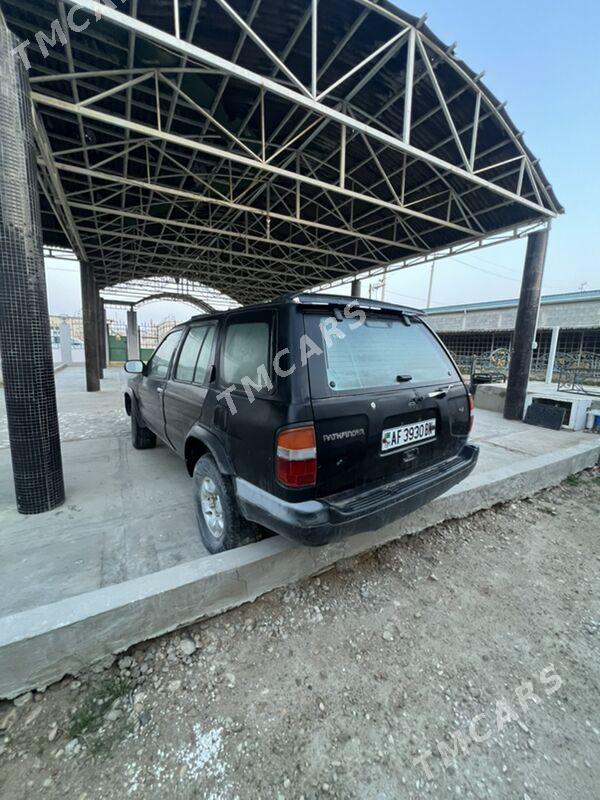 Nissan Pathfinder 1995 - 30 000 TMT - Балканабат - img 2