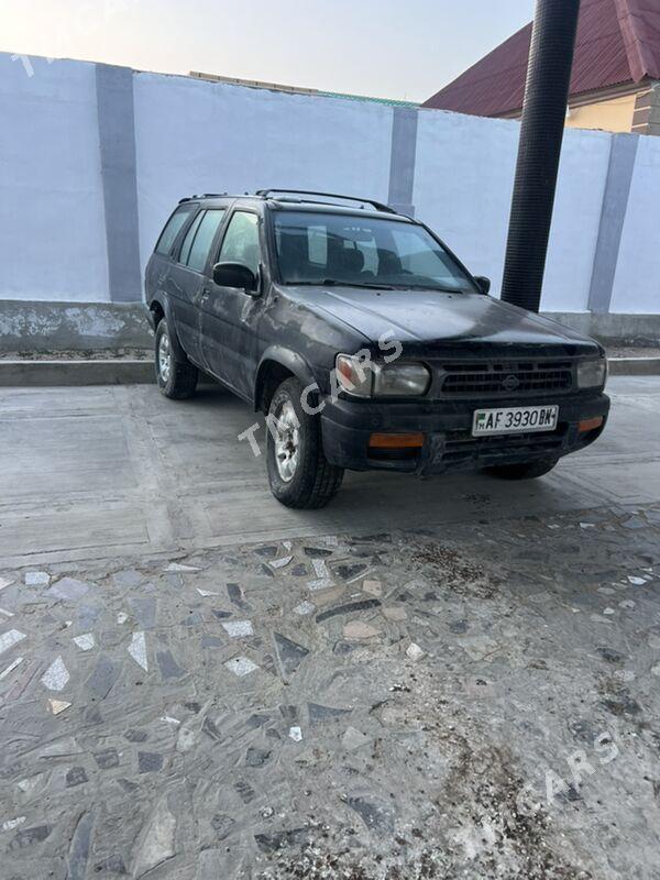 Nissan Pathfinder 1995 - 30 000 TMT - Балканабат - img 4