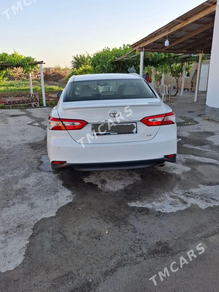 Toyota Camry 2018 - 320 000 TMT - Saýat - img 2