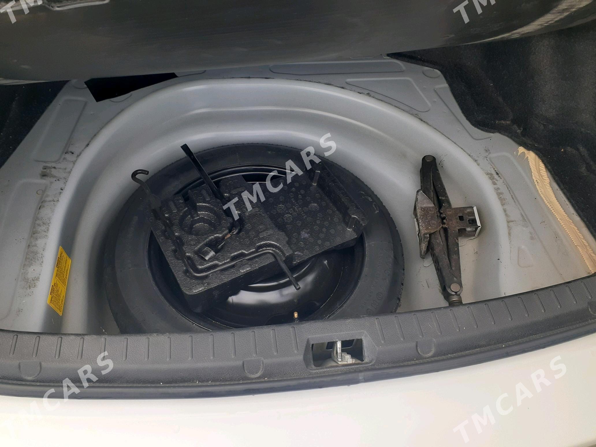 Toyota Corolla 2013 - 155 000 TMT - Мары - img 5