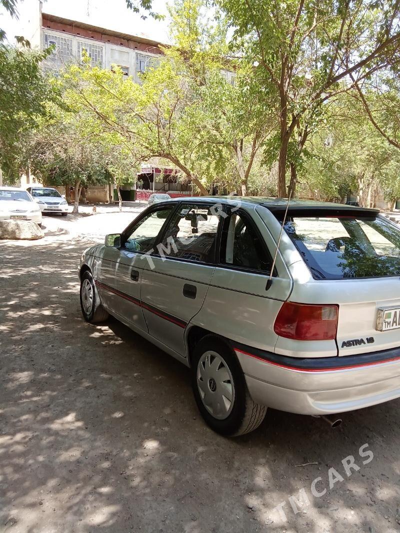 Opel Astra 1993 - 30 000 TMT - Mary - img 4