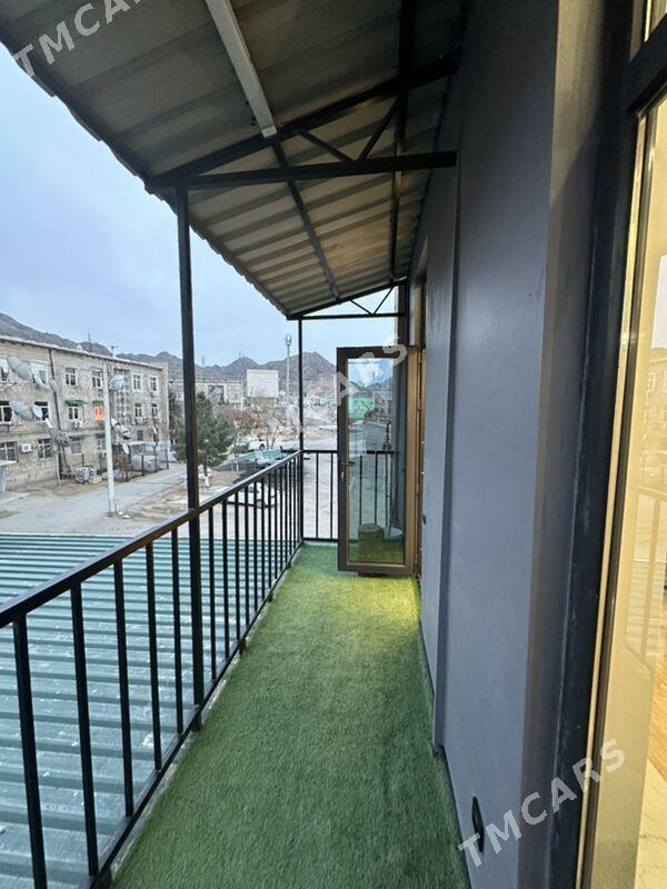 Продается 3ком 3этаж 68 район - Türkmenbaşy - img 4