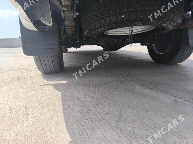 Toyota Hilux 2011 - 300 000 TMT - Балканабат - img 8