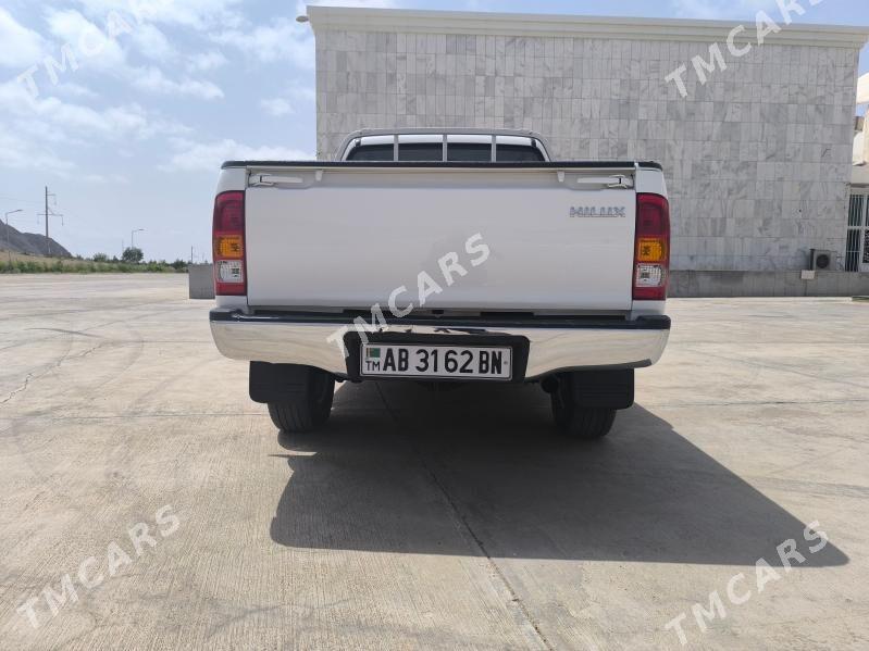 Toyota Hilux 2011 - 300 000 TMT - Балканабат - img 7