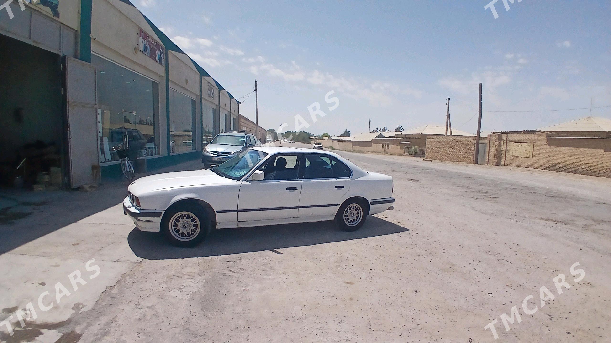 BMW 525 1989 - 65 000 TMT - Мургап - img 2
