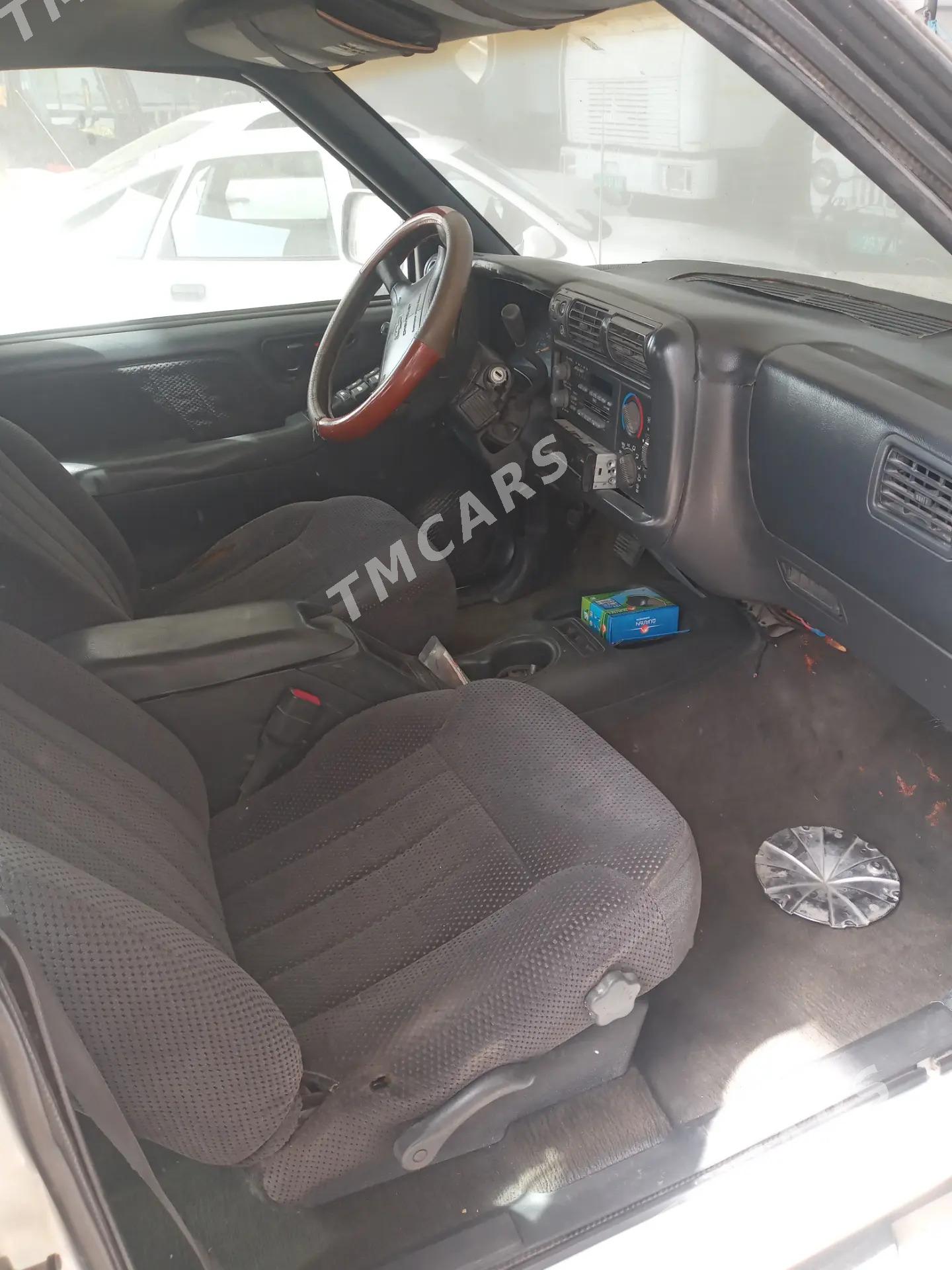 Chevrolet Blazer 1996 - 60 000 TMT - 30 mkr - img 3