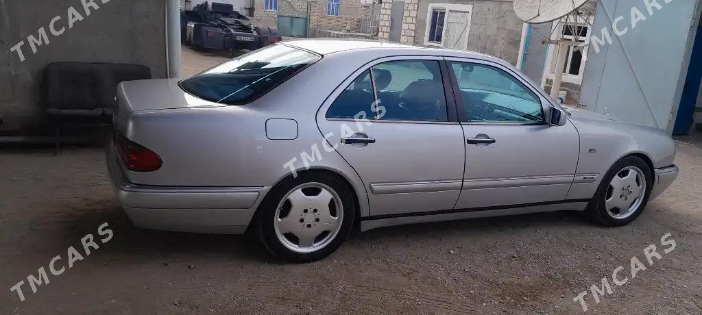Mercedes-Benz C320 1999 - 110 000 TMT - Гумдаг - img 3